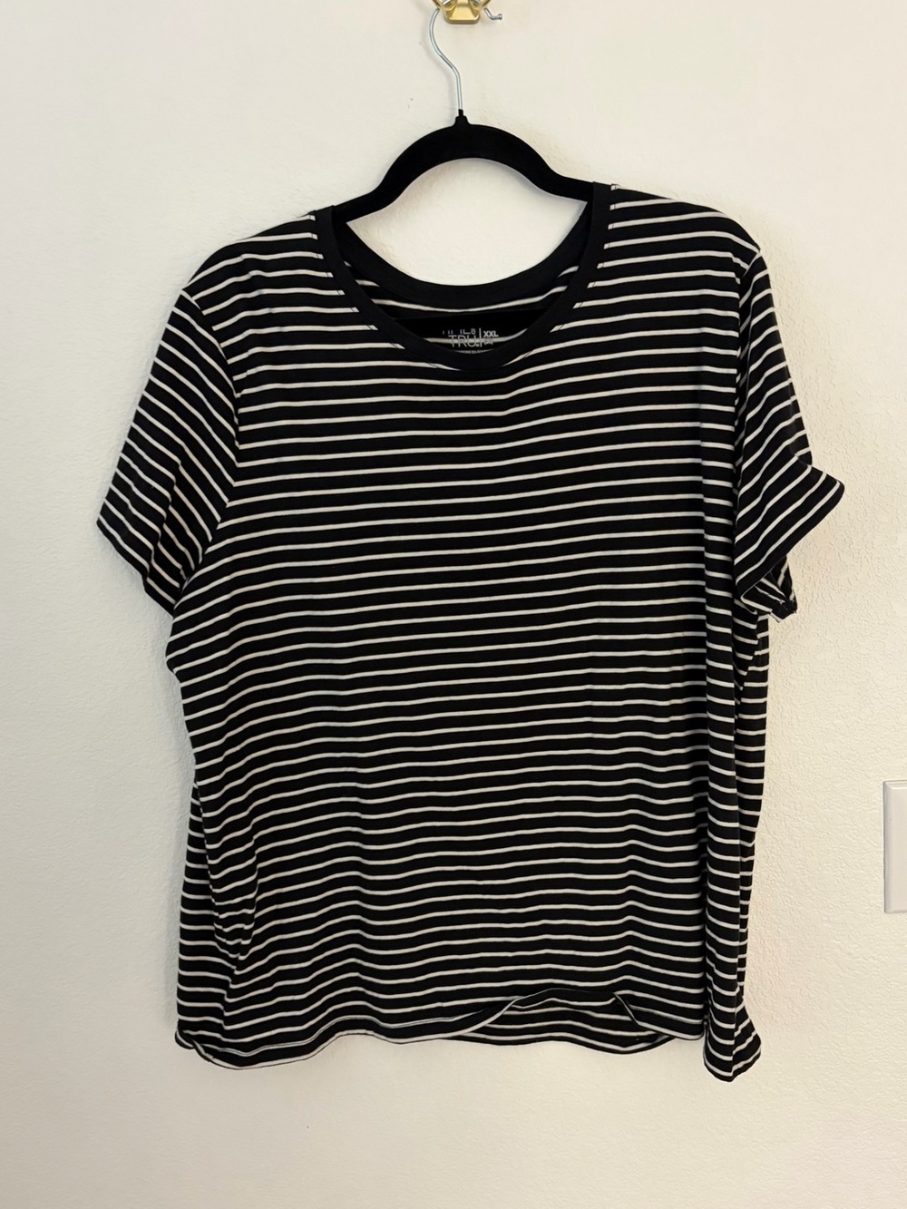 Time and Tru Black and White Striped Short Sleeve Tee XXL